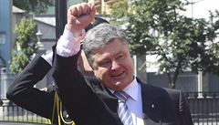 Poroenko chce uzavt hranice s Ruskem. Pak pijde pm, slibuje