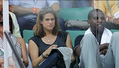 Finále p�ihlí�ela i Amelie Mauresmová, bývalá wimbledonská �ampiónka, která v...