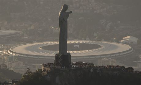 Socha Krista Spasitele shlíí na Rio de Janeiro u 83 let. Brazilci si te...
