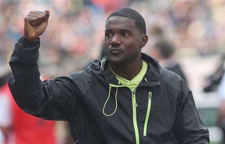 Justin Gatlin se pedstavuje ostravskm fanoukm.