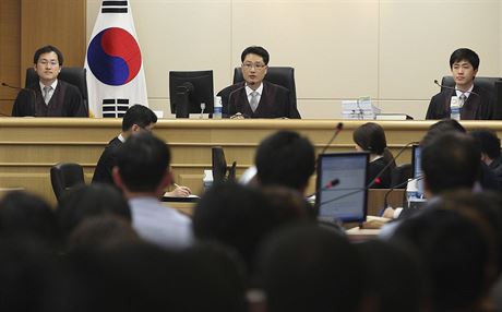 Soudn proces s posdkou ztroskotanho trajektu Sewol.