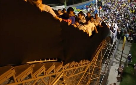 Dsivé schodit. Pi návalu je nepsobí Maracaná zrovna bezpen.