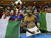 Italtí fanouci bhem zápasu Itálie - Anglie.