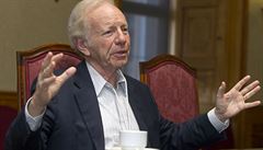 Joe Lieberman, bývalý americký senátor na konferenci v praském Aspen Institutu