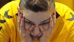 Domácí hrá�ka Lucie Satrapová po prohraném utkání.