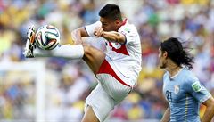 Oscar Duarte (vlevo) a jeho výskok.