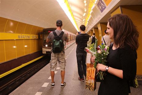 V Praze se po dvou letech otevela zrekonstruovan stanice metra B Nrodn...