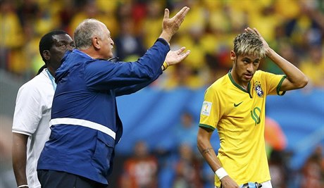 Trenér Luiz Felipe Scolari a útoník Neymar.