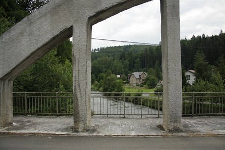 Most povaovaný za symbol obce Nové Heminovy, který bude opraven a tedy...
