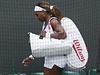 Poraená. Serena Williamsová se louí s Wimbledonem.