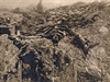 Mrtví brittí vojáci u kulometného hnízda na západní front.