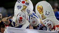Během zápasů se umí japonští fanoušci pořádně rozvášnit. Jak utkání skončí,...