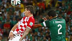 Hlavi�kující Mario Mandzuki�.