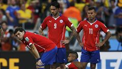 Zklamání. Fotbalisté Chile se s �ampionátem lou�í.