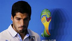 Trest za Suárezův kousanec: devět zápasů stop a čtyři měsíce bez fotbalu
