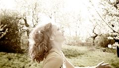 Letos, kdy bude jejímu synovi rok, prý zase na fetsival do Karlových Var...