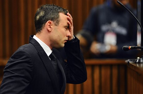 Oscar Pistorius u soudu v Pretorii.