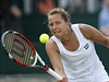 Barbora Záhlavová-Strýcová zápolí v osmifinále Wimbledonu s Caroline Wozniackou...