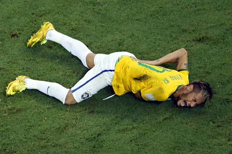 Neymar má zlomený obratel. Hvzdný útoník na mistrovství svta koní