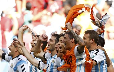 Argentinci slaví postup do semifinále mistrovství svta. Po 24 letech.