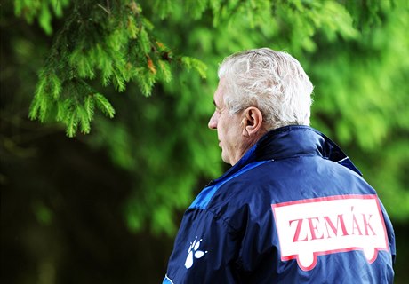 Prezident Milo Zeman vyrazil na výlet v bund s nápisem Zemák, který pipomíná...