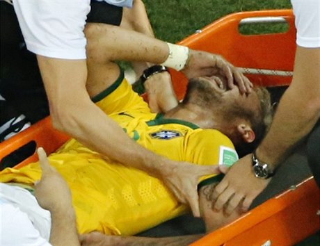 Neymar má zlomený obratel. Hvězdný útočník na mistrovství světa končí