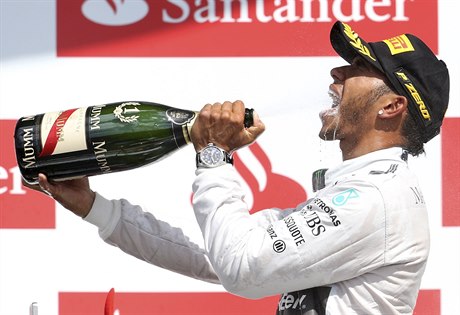 Hamilton si uívá triumf na domácí pd.