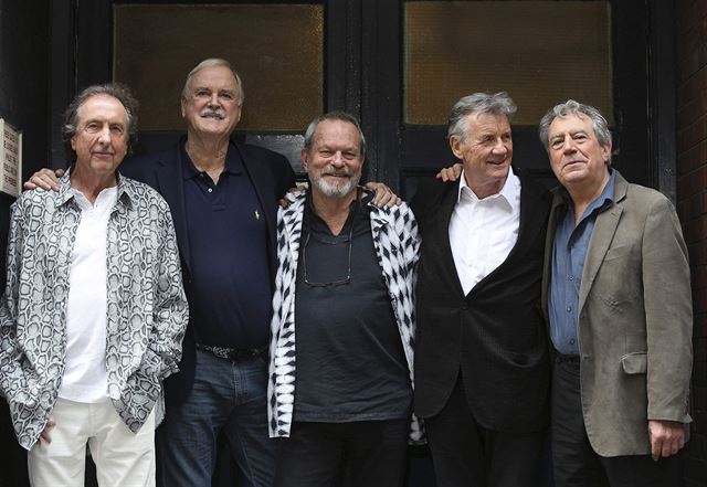 Monty Python po ticeti letech: Eric Idle, John Cleese, Terry Gilliam, Michael...