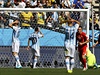 Argentintí fotbalisté litují zmaené ance.