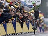 Nizozemský cyklista Lars Boom slaví vítzství v páté etap Tour de France.