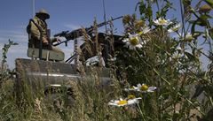 Ukrajinsk armda odzla Donck od ruskch zsob. V Luhansku pokrauj boje