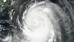 Tajfun Neoguri na satelitních snímcích NASA.