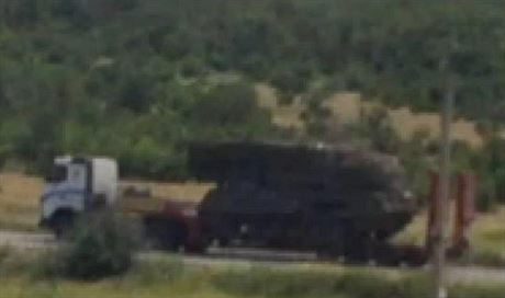 Ukrajinský noviná údajn vyfotil konvoj separatist s protiletadlovým...