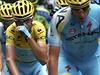 Cyklisté z týmu Astana bhem deváté etapy Tour.