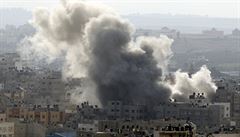 Kouř nad Izraelem zasaženým územím v Pásmu Gazy. | na serveru Lidovky.cz | aktuální zprávy