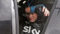 Cyklista Froome utrpl po tkm pdu na Tour zlomeninu obou rukou