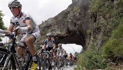 Momentka z deváté etapy Tour de France.