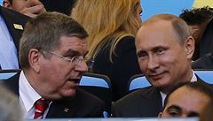 Utkání sledoval i ruský prezident Vladimír Putin. Vlevo na snímku je Thomas...