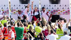 (Zleva) Philipp Lahm, Thomas Müeller, Sebastian Schweinsteiger a Sami Khedira...