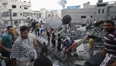 Izrael pokrauje v nletech na Gazu. Vyleme vojky, hroz Hamsu
