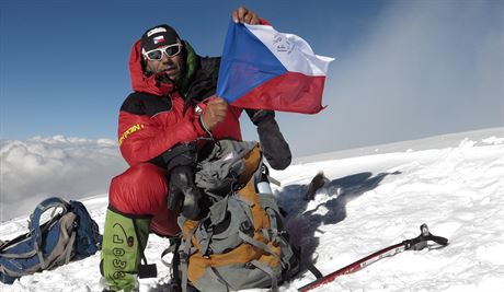 Radek Jaro na vrcholu K2.