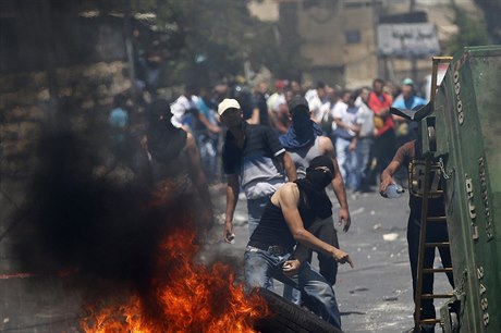 Proti izraelské ofenziv v Pásmu Gazy protestovali Palestinci nejen na Západním...