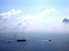 Vrak výletní lodi Costa Concordia taený dvma remorkéry.