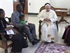 Súdánka, které zruili trest smrti, se sela s papeem