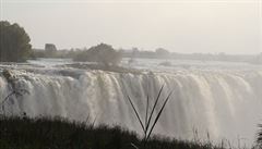 Viktoriiny vodopády, nebo-li Mosi-oa-Tunya, pat�í mezi divácky nejatraktivn�j�í...