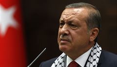 Sta jedin tweet. V Turecku probh putinizace a Erdogan umluje Evropu