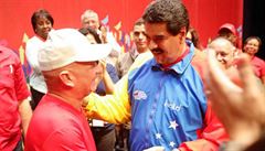 Hugo Carvajal (vlevo) a venezuelský prezident Nicolás Maduro.