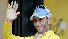 Vincenzo Nibali zstává v klidu i po patnácté etap. Ze lutého ho nikdo...