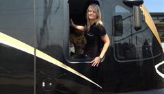 Helena Záleská, první strojvdkyn vlak Leo Express. Na tra z Prahy do...