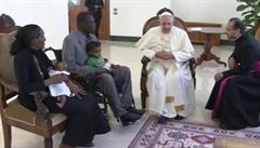 Súdánka, které zrušili trest smrti, se sešla s papežem 